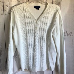 Karen Scott White v neck sweater
